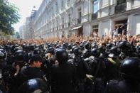 Митинги в Москве: задержано 828 человек