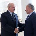 Лукашенко выделил беглому президенту Кыргызстана землю рядом со своей резиденцией