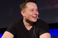 Илон Маск планирует выпустить бюджетный беспилотник Tesla