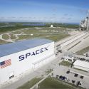 SpaceX запустит на орбиту гражданский экипаж