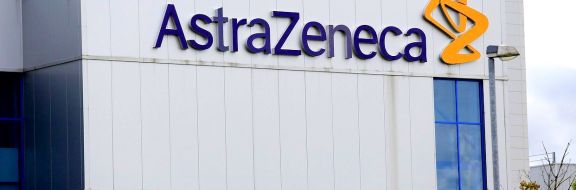 В Великобритании выявлено 30 случаев тромбоза после вакцинации AstraZeneca