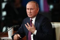 Путин пригрозил «выбить зубы» тем, кто посягает на российские территории