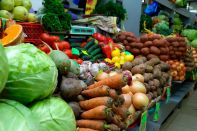 Лук, капусту, картофель и морковь в Казахстан везут из-за рубежа