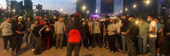 В столице снова протестуют крановщики