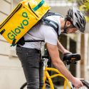 Glovo увеличит социальные гарантии и льготы для курьеров