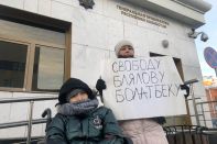 Пикет перед Генпрокуратурой устроила жена активиста, арестованного на 15 суток в Нур-Султане