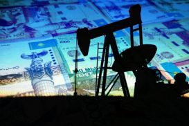 Колебания в нефти привели к снижению тенге