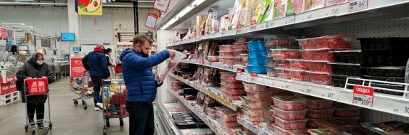 В Казахстане импортные продукты из-за российских санкций дорожают на 30-40%