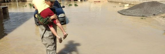 В Жанаозене откачали воду на 15 улицах и осушили 10 дворов